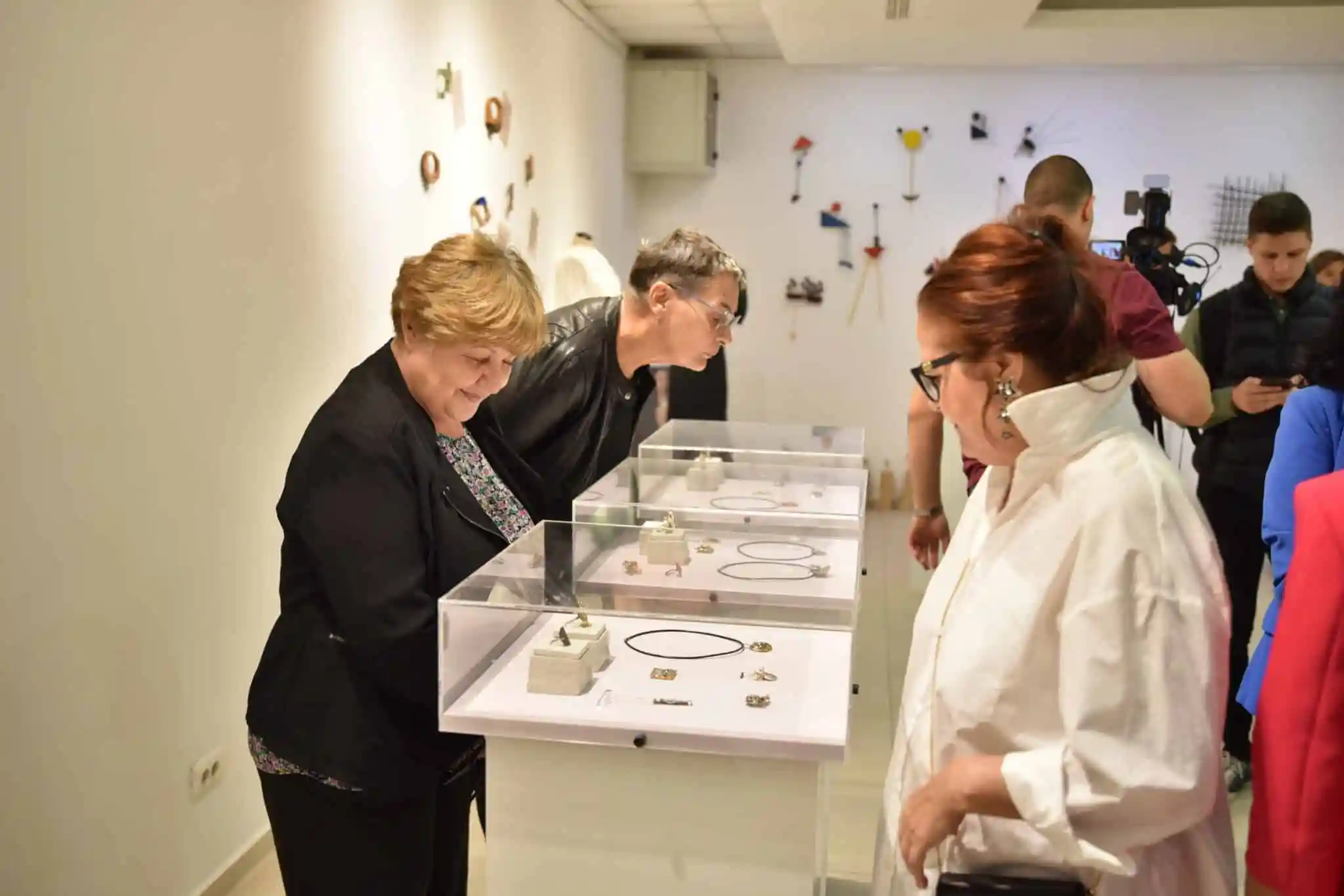 Izložba „Umjetnost iz izloga 2023: Drvo, tekstil, metal“ u Galeriji Općine Novi Grad