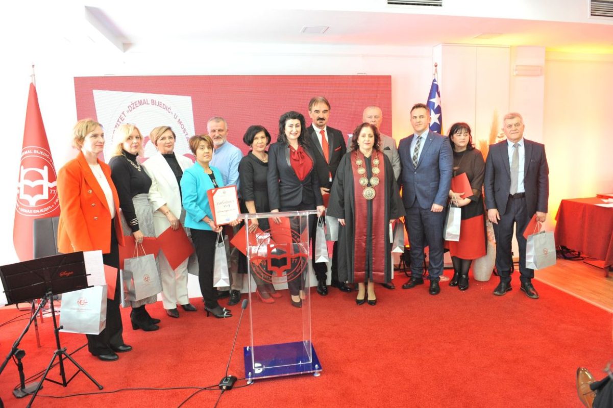 Dobitnici plaketa i zahvalnica